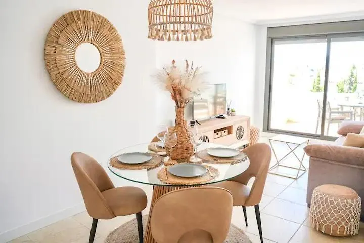 Apartment Penthouse In Estepona Met Jacuzzi En Zeezicht!