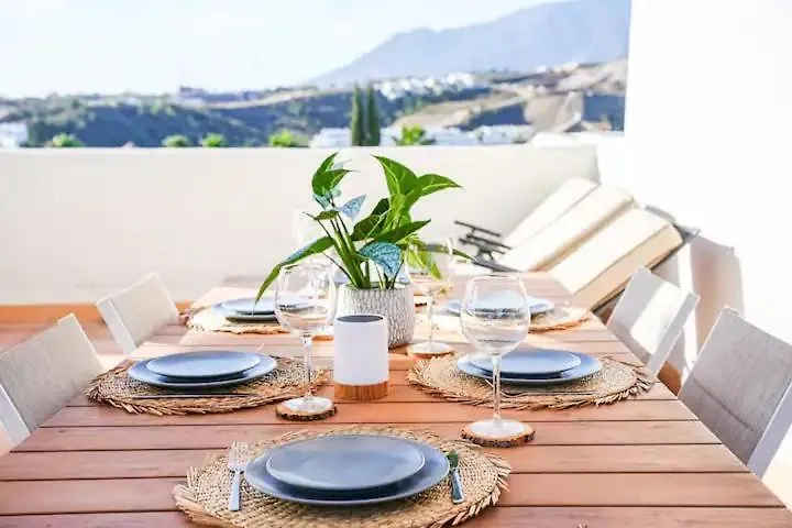 Penthouse In Estepona Met Jacuzzi En Zeezicht! Apartment