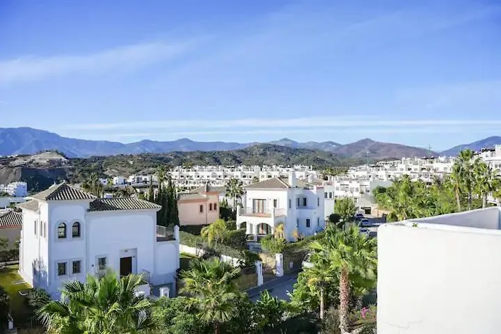 Penthouse In Estepona Met Jacuzzi En Zeezicht!