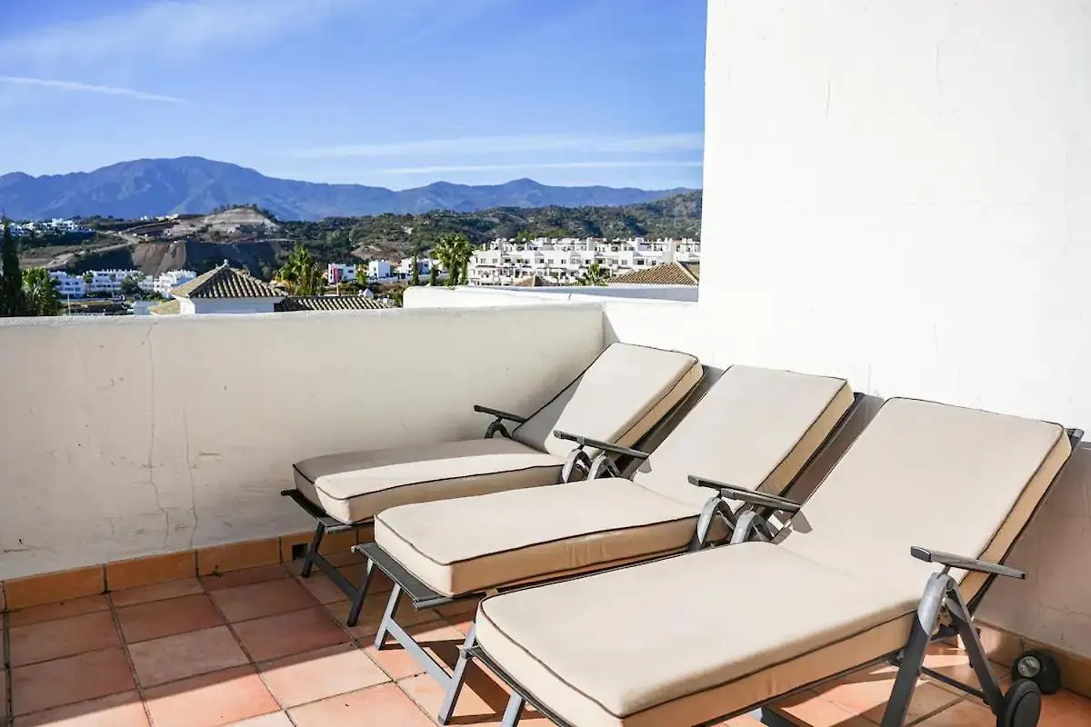 Penthouse In Estepona Met Jacuzzi En Zeezicht! Spain